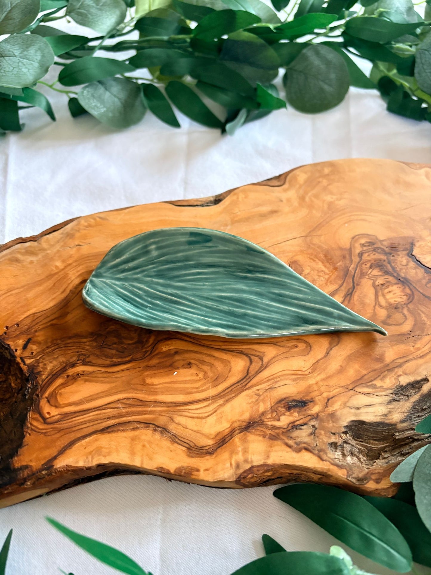 Hand‑Formed Small Leaf Plate Set (3) – Petal & Earth Collection