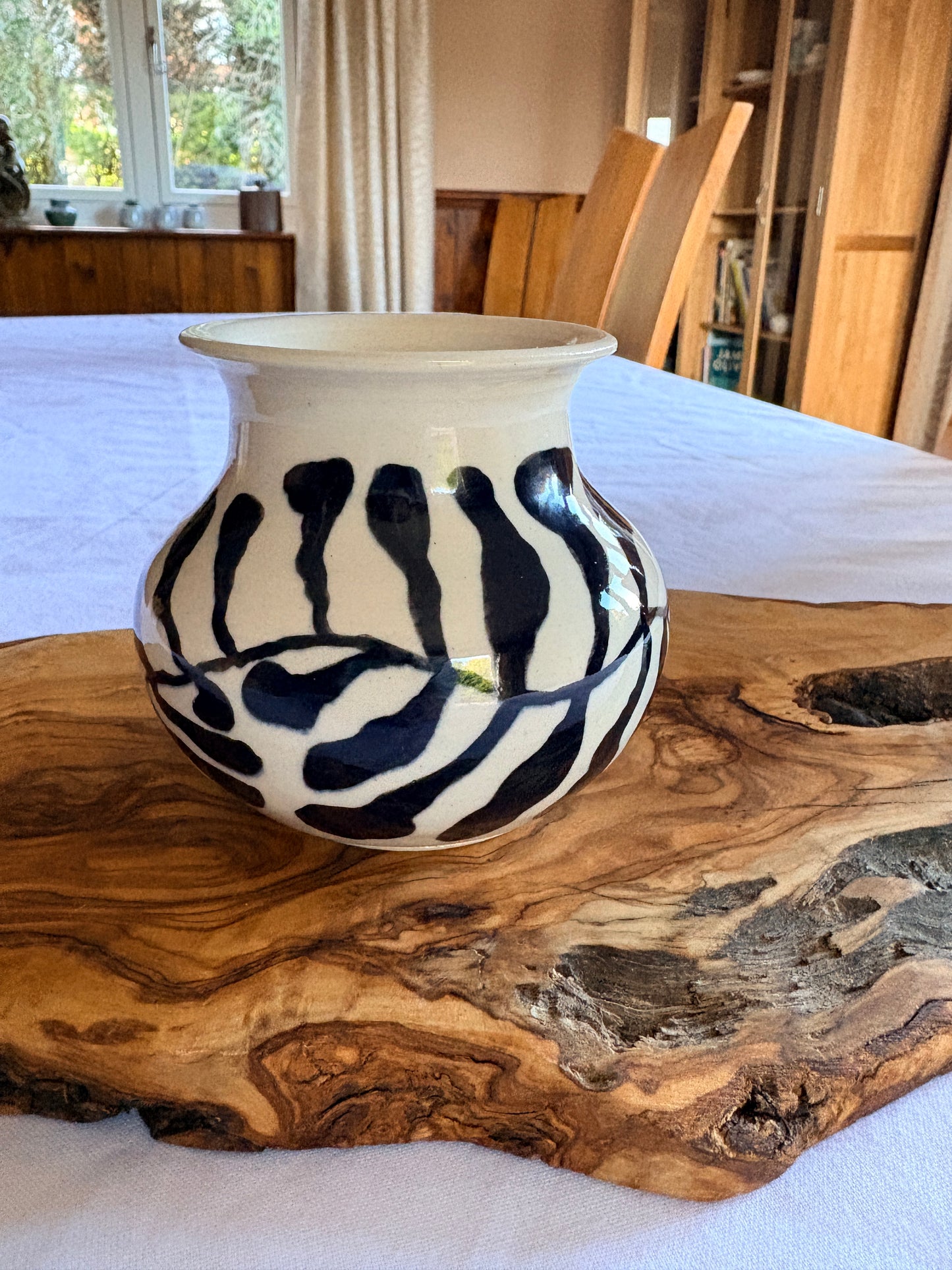 Hand‑Painted Matisse‑Inspired Monochrome Vase – Ink & Clay Collection