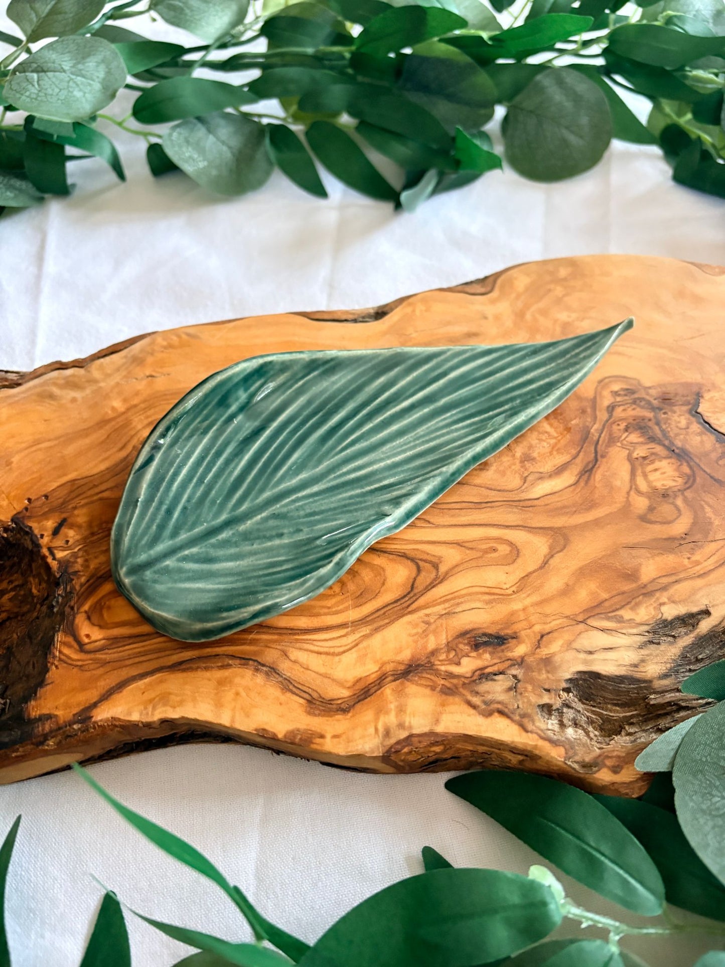 Hand‑Formed Small Leaf Plate Set (3) – Petal & Earth Collection