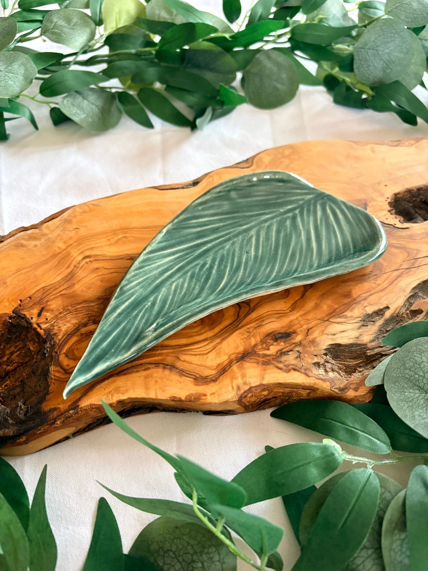 Hand‑Formed Small Leaf Plate Set (3) – Petal & Earth Collection